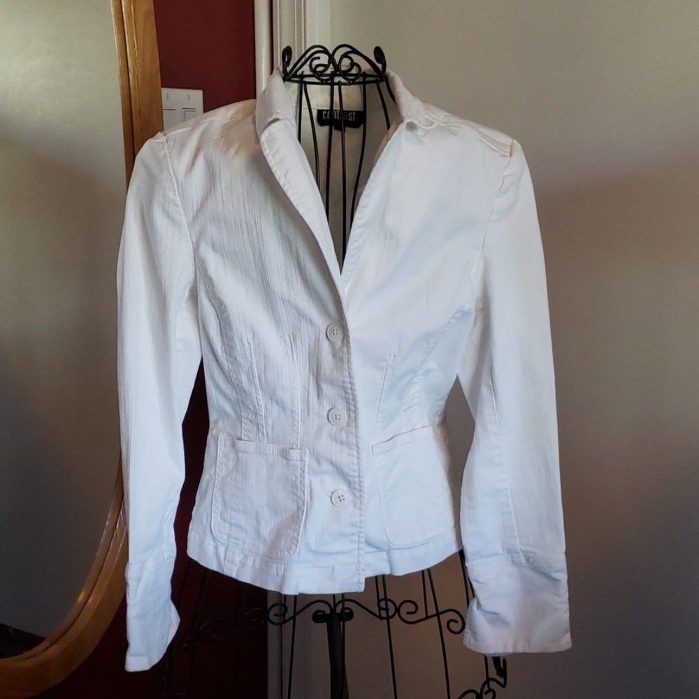 Contrast brand white denim jacket